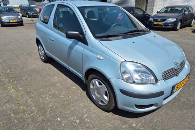 Toyota Yaris (2005) thumbnail 2