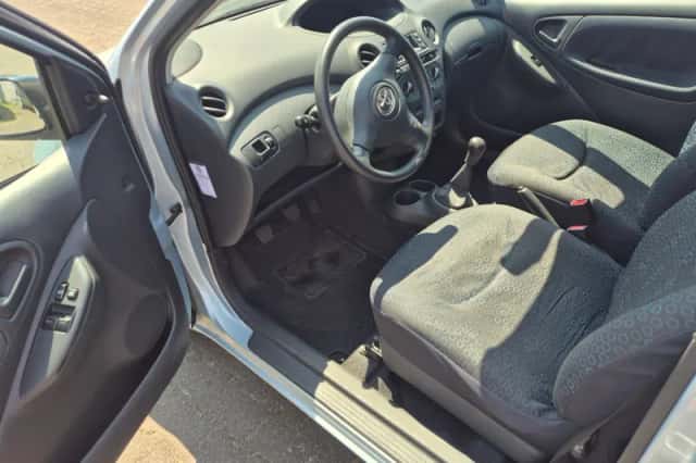 Toyota Yaris (2005) thumbnail 5