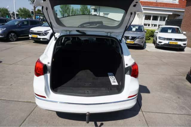 Opel Astra (2014) thumbnail 6