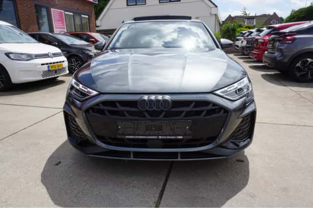 Audi A3 (2024) thumbnail 2