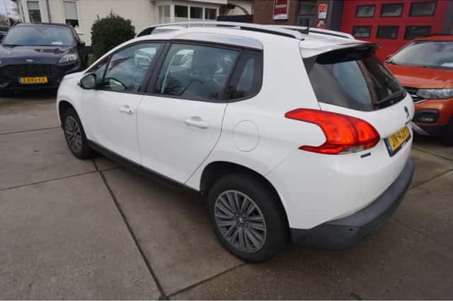 Peugeot 2008 (2016) thumbnail 6