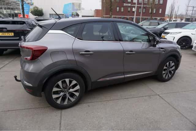 Renault Captur (2020) thumbnail 4