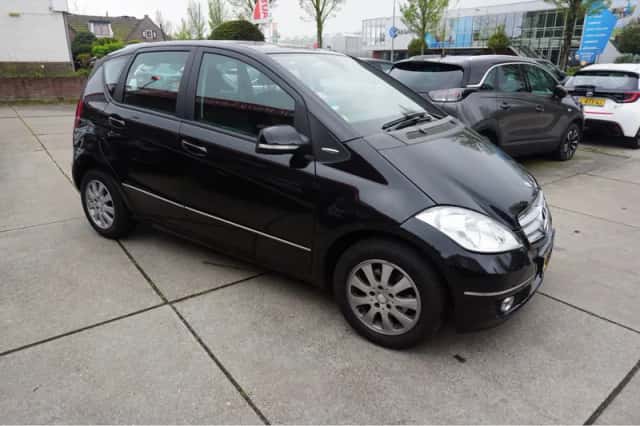 Mercedes-Benz A-Klasse (2011) thumbnail 3