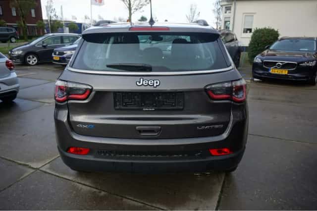 Jeep Compass (2021) thumbnail 4