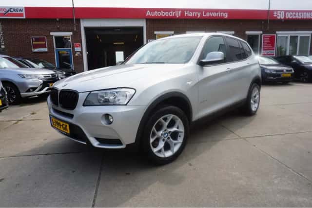 BMW X3 (2013) thumbnail 2