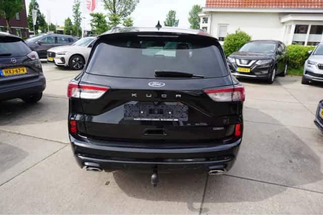 Ford Kuga (2023) thumbnail 5