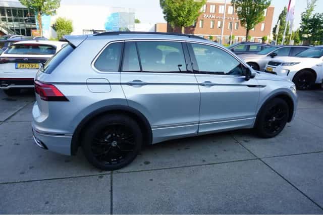 Volkswagen Tiguan (2021) thumbnail 4