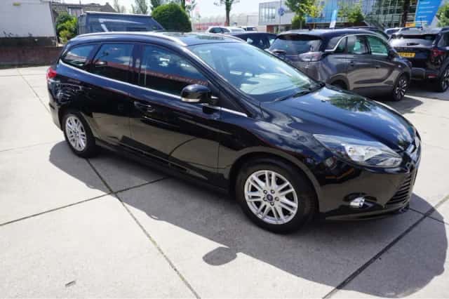 Ford Focus (2013) thumbnail 3