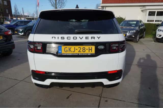 Land Rover Discovery Sport (2022) thumbnail 4