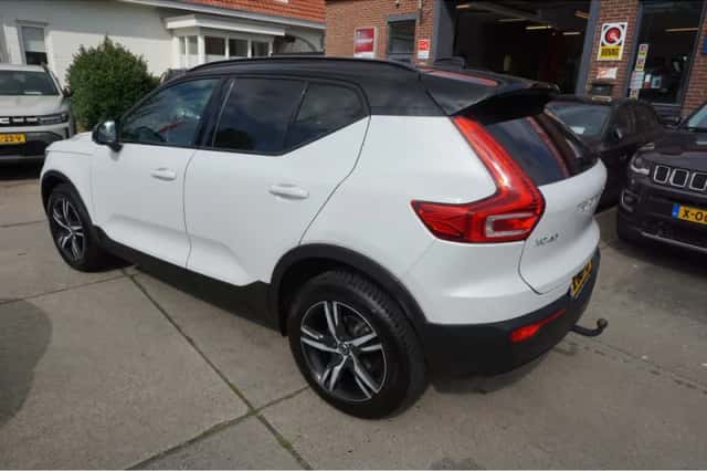 Volvo XC40 (2021) thumbnail 6