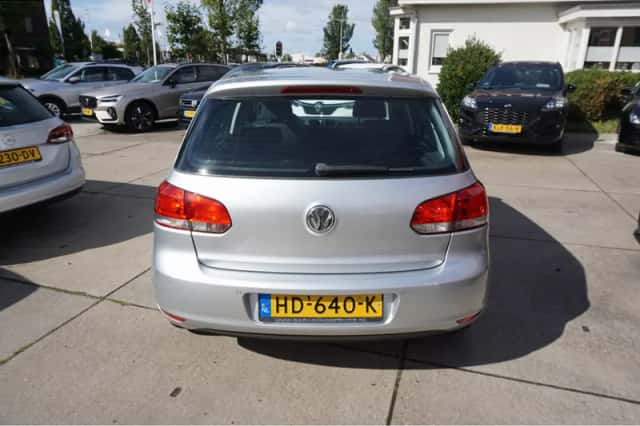 Volkswagen Golf (2011) thumbnail 5