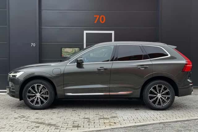 Volvo XC60 (2018) thumbnail 3