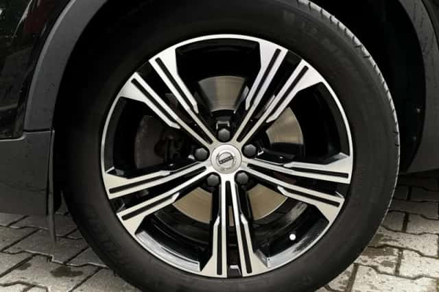 Volvo XC40 (2020) thumbnail 4