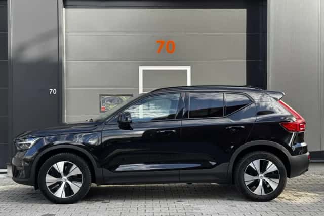 Volvo XC40 (2022) thumbnail 2