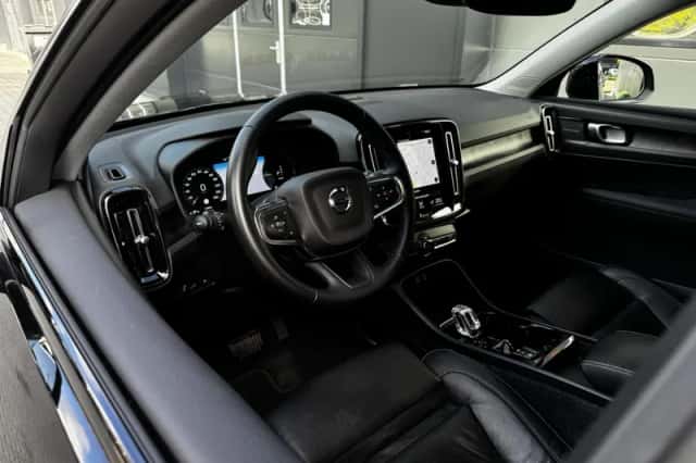 Volvo XC40 (2022) thumbnail 5