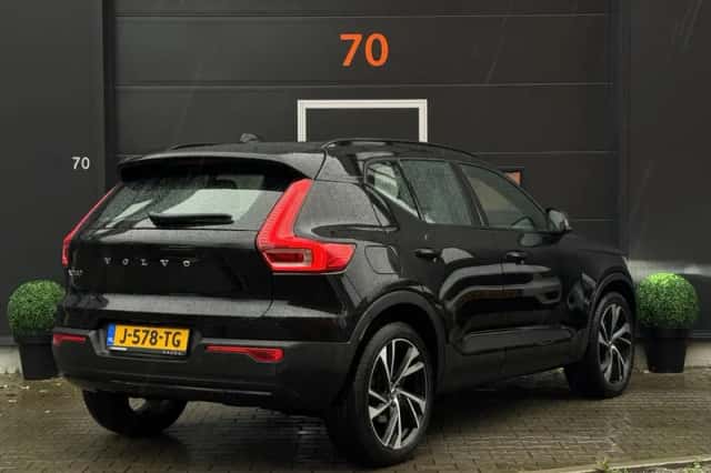 Volvo XC40 (2020) thumbnail 3
