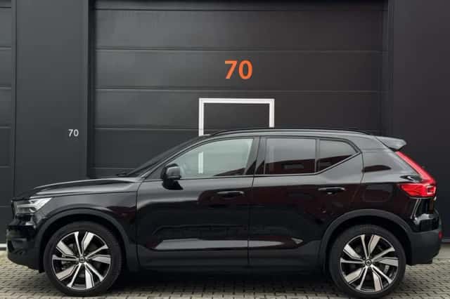 Volvo XC40 (2021) thumbnail 2