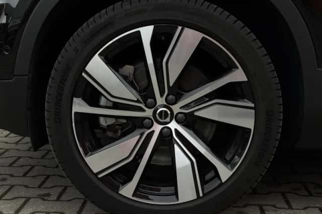 Volvo XC40 (2021) thumbnail 4
