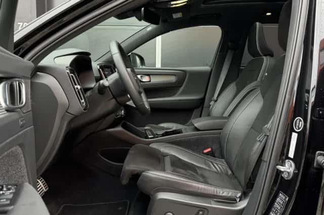 Volvo XC40 (2021) thumbnail 6