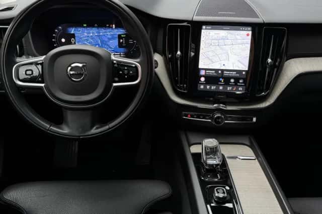 Volvo XC60 (2022) thumbnail 5