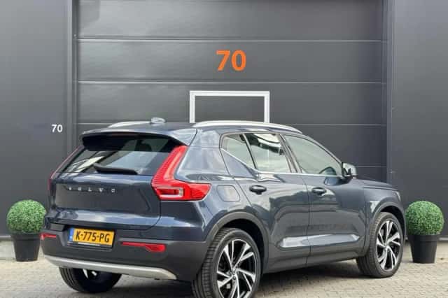 Volvo XC40 (2021) thumbnail 3