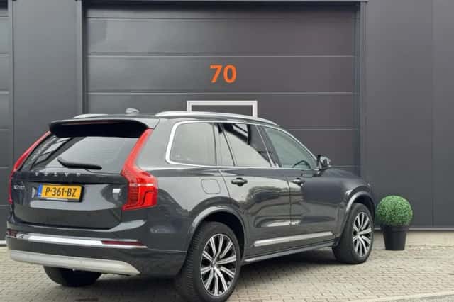 Volvo XC90 (2022) thumbnail 3