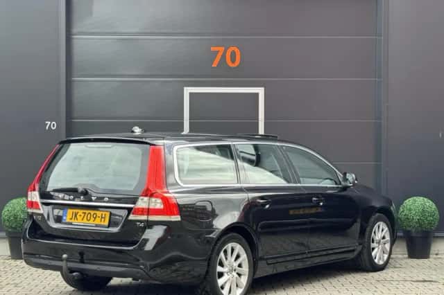 Volvo V70 (2016) thumbnail 3