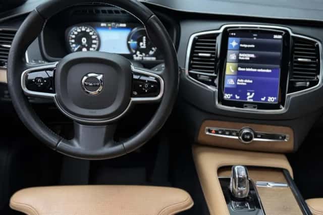 Volvo XC90 (2016) thumbnail 5