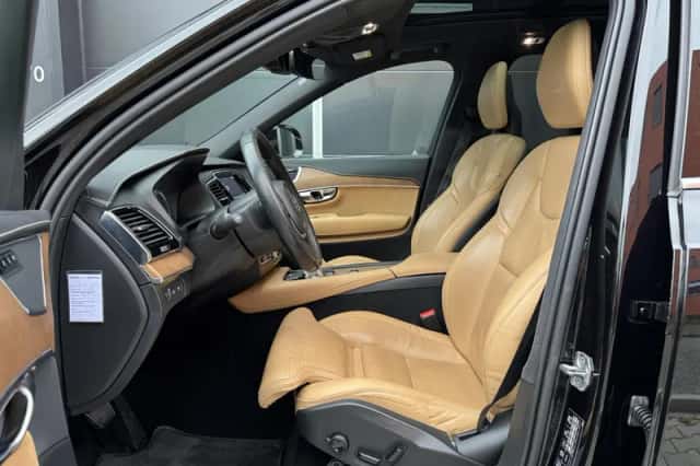 Volvo XC90 (2016) thumbnail 6