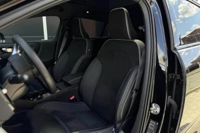 Volvo C40 (2021) thumbnail 4