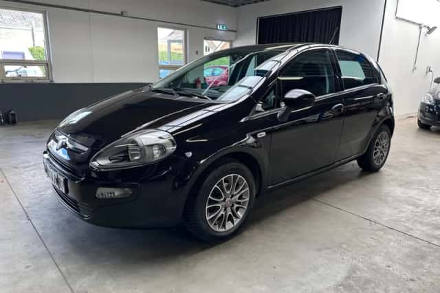 Fiat Punto (2011) thumbnail 1