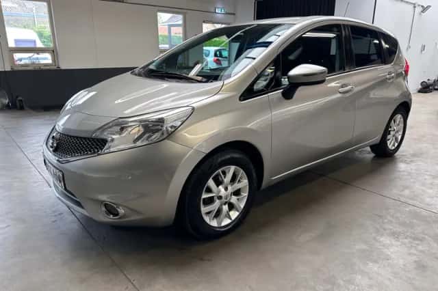 Nissan Note (2015) thumbnail 1