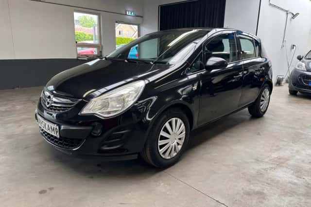 Opel Corsa (2012) thumbnail 1