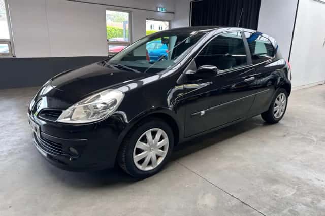 Renault Clio (2009) thumbnail 1