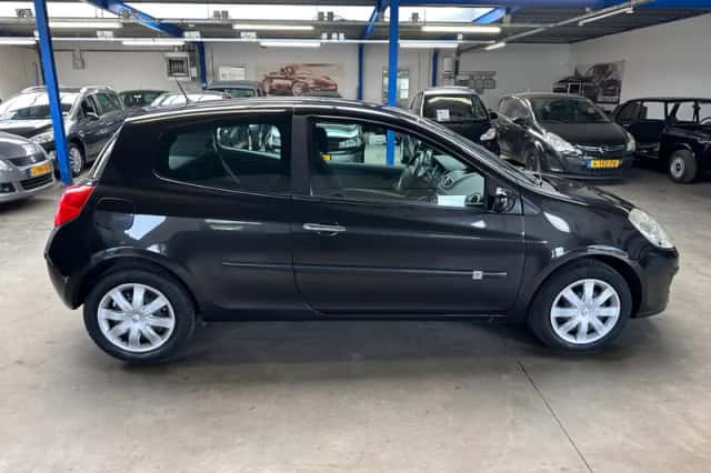 Renault Clio (2009) thumbnail 5