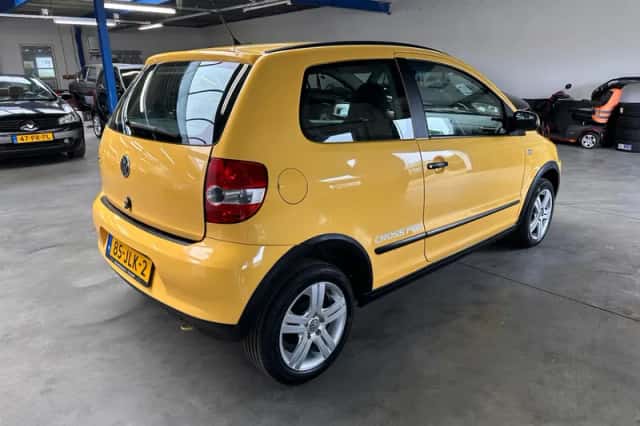 Volkswagen Fox (2009) thumbnail 4