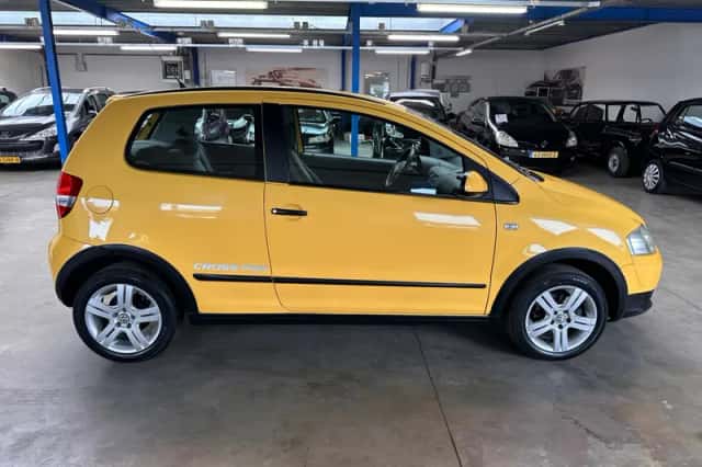 Volkswagen Fox (2009) thumbnail 5
