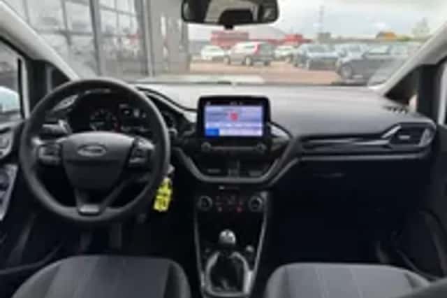 Ford Fiesta (2019) thumbnail 3