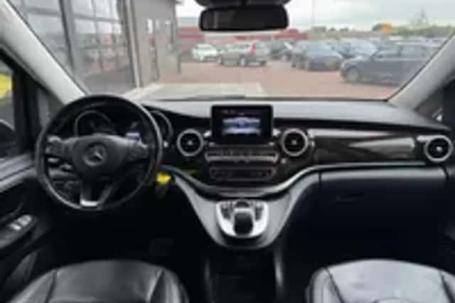 Mercedes-Benz V-Klasse (2017) thumbnail 3