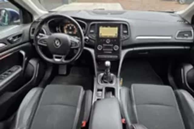 Renault Mégane (2017) thumbnail 3