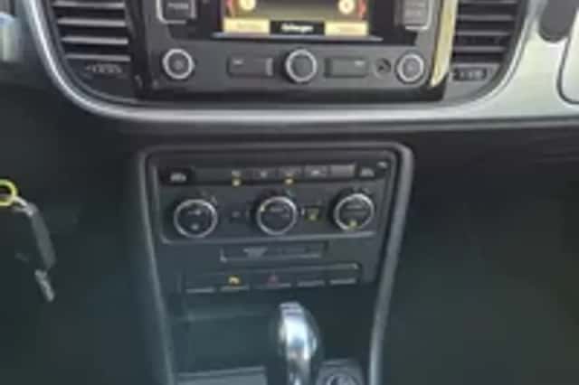 Volkswagen Beetle (2013) thumbnail 3