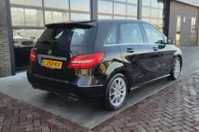 Mercedes-Benz B-Klasse (2013) thumbnail 2