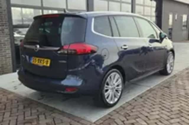 Opel Zafira Tourer (2012) thumbnail 2