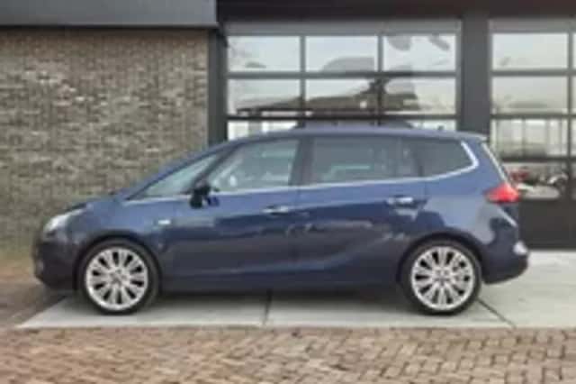 Opel Zafira Tourer (2012) thumbnail 5
