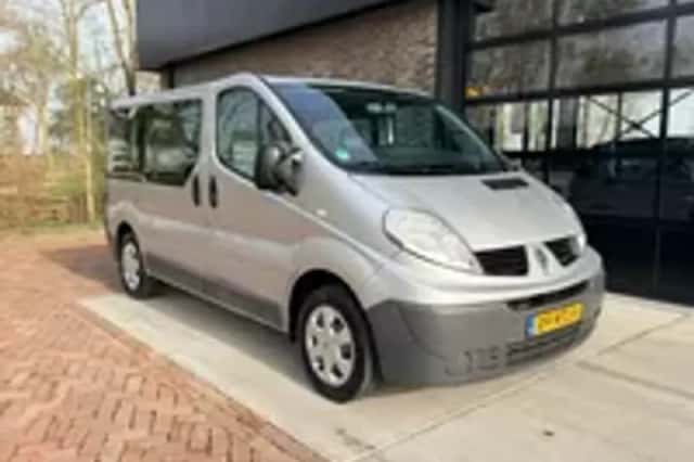 Renault Trafic (2011) thumbnail 6
