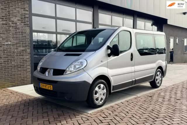 Renault Trafic (2011) thumbnail 1