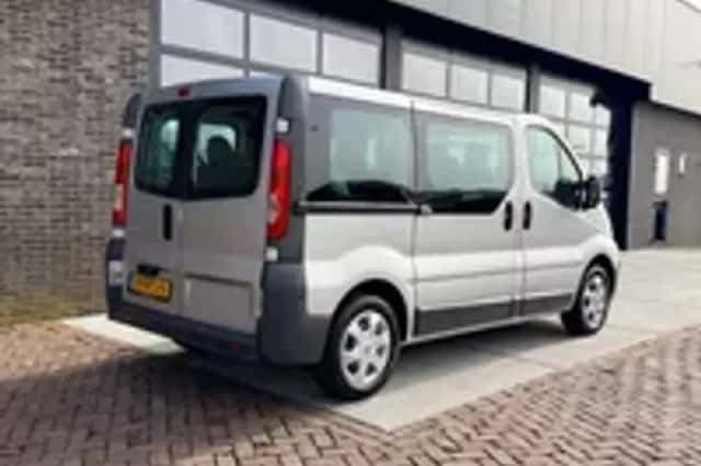 Renault Trafic (2011) thumbnail 2