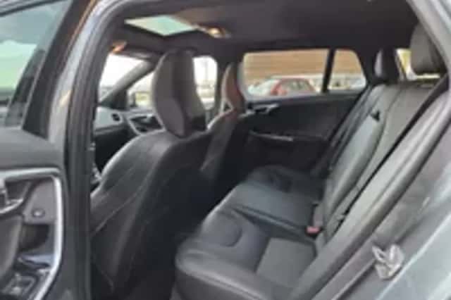 Volvo V60 (2017) thumbnail 5