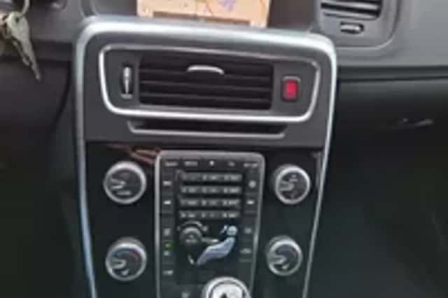 Volvo V60 (2017) thumbnail 4