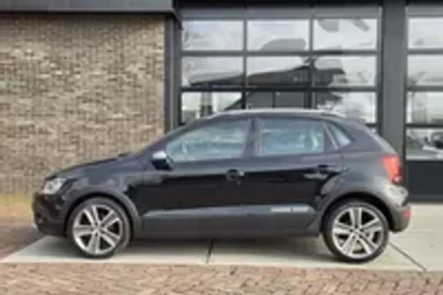 Volkswagen Polo (2011) thumbnail 6